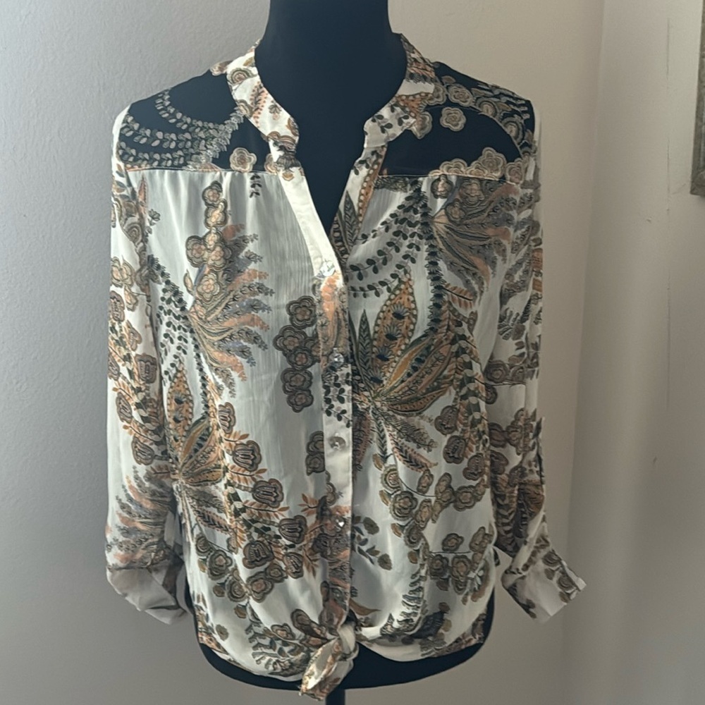 Fig and Flower Sz S buttoned down tie front long sleeves semi sheer top blouse